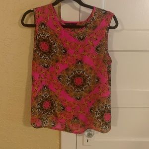 ⭐️ 3 FOR $25 SALE ⭐️ Pink patterned flyaway tank